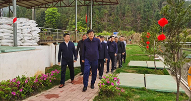 贛州市委常委、常務(wù)副市長高世文一行先后到挺進(jìn)環(huán)保定南馬山逕、龍南黃沙稀土尾水項目調(diào)研